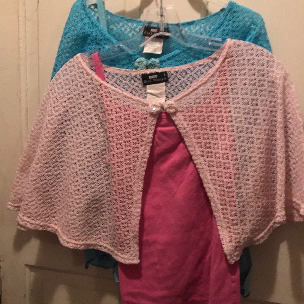 Girl’s plus top with shawl